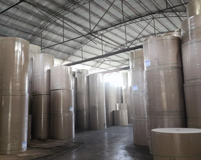 再生箱板纸} 再生箱板纸}